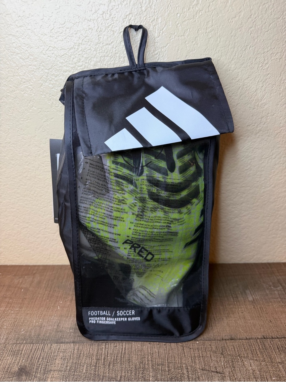 Adidas Predator Pro Fingersave Goalkeeper Gloves.
- Size 9 Men.